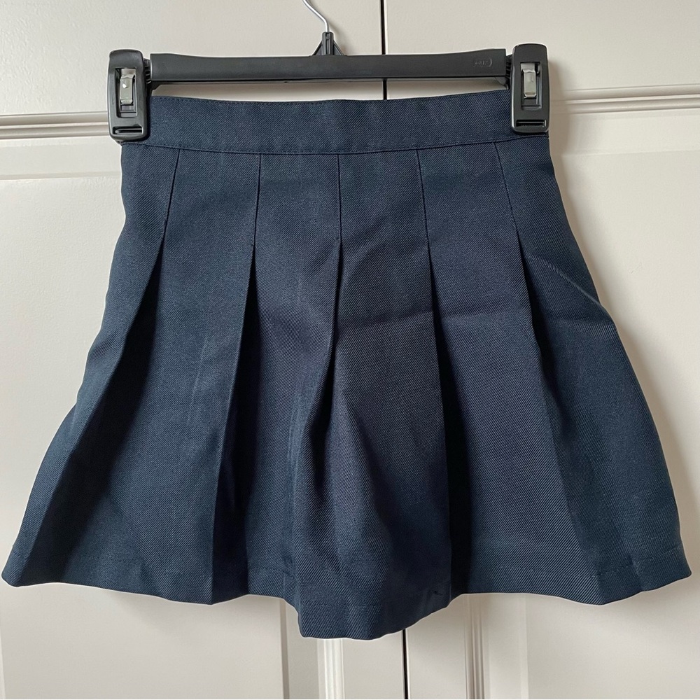 Izod girls navy blue pleated uniform skort size 8